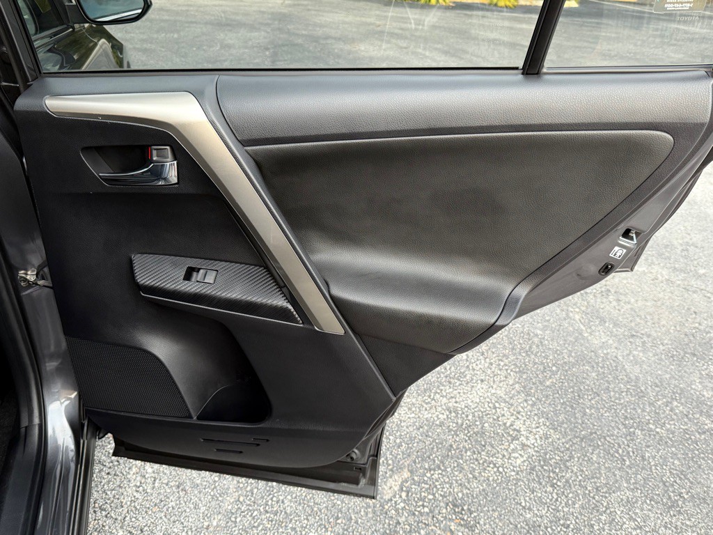 2015 Toyota Rav4 Image 19