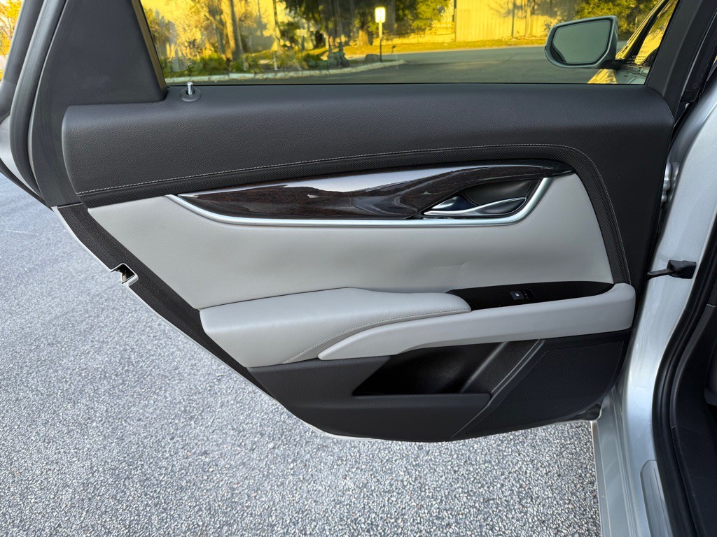 2014 Cadillac XTS Image 12