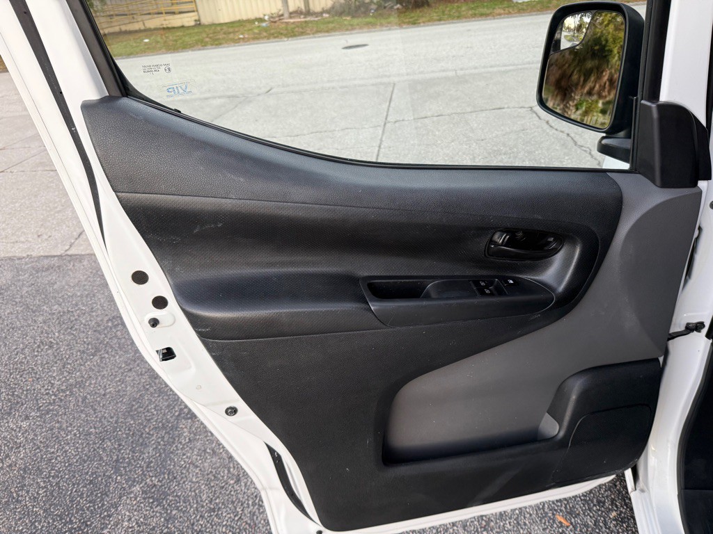 2016 Nissan NV200 Image 6