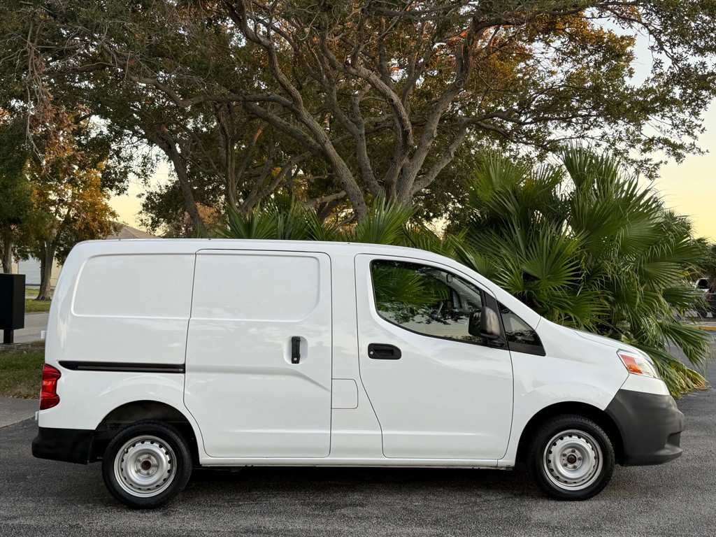 2016 Nissan NV200 Image 15