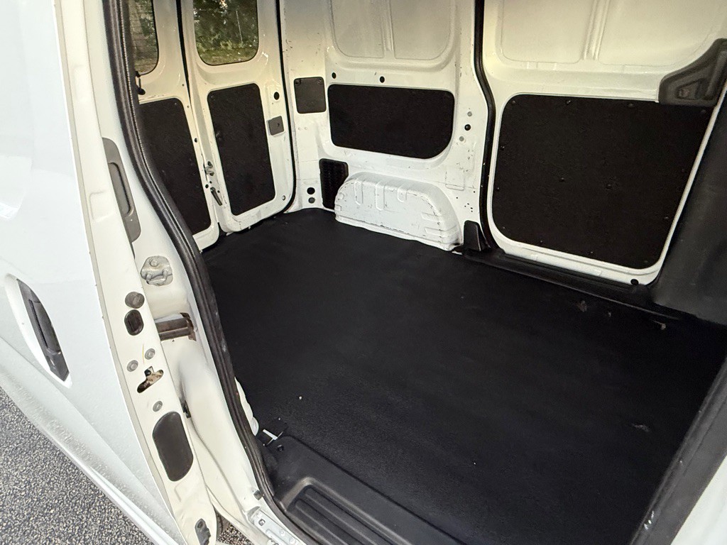 2016 Nissan NV200 Image 16