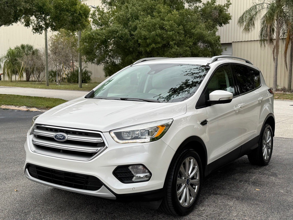 2017 Ford Escape Image 1