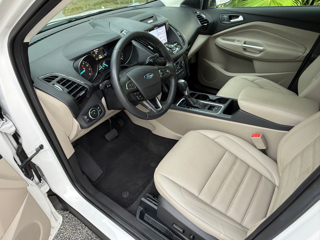 2017 Ford Escape Image 2