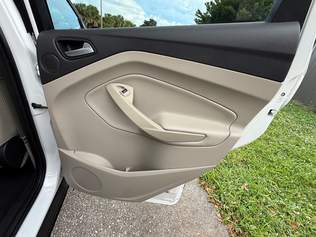 2017 Ford Escape Image 24