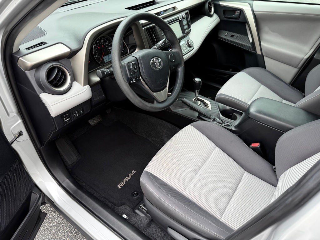 2013 Toyota Rav4 Image 2