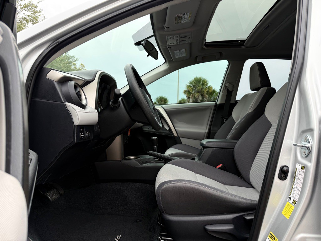 2013 Toyota Rav4 Image 6