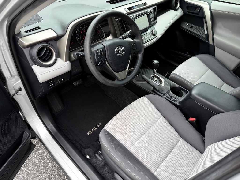 2013 Toyota Rav4 Image 10