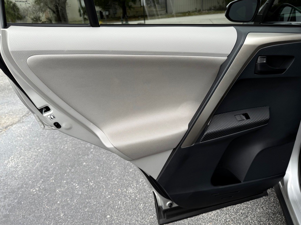 2013 Toyota Rav4 Image 13