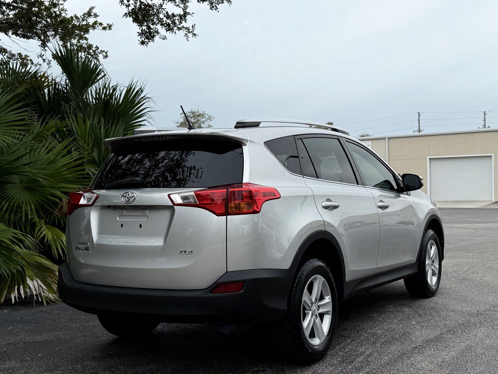 2013 Toyota Rav4 Image 17
