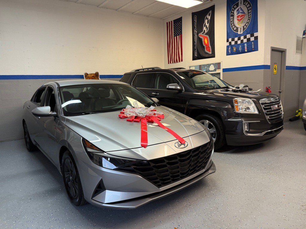 2022 Hyundai Elantra Image 33