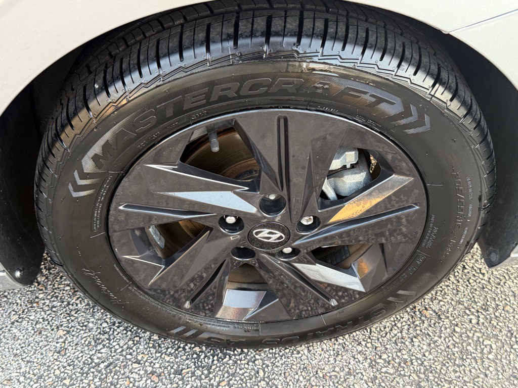 2022 Hyundai Elantra Image 30