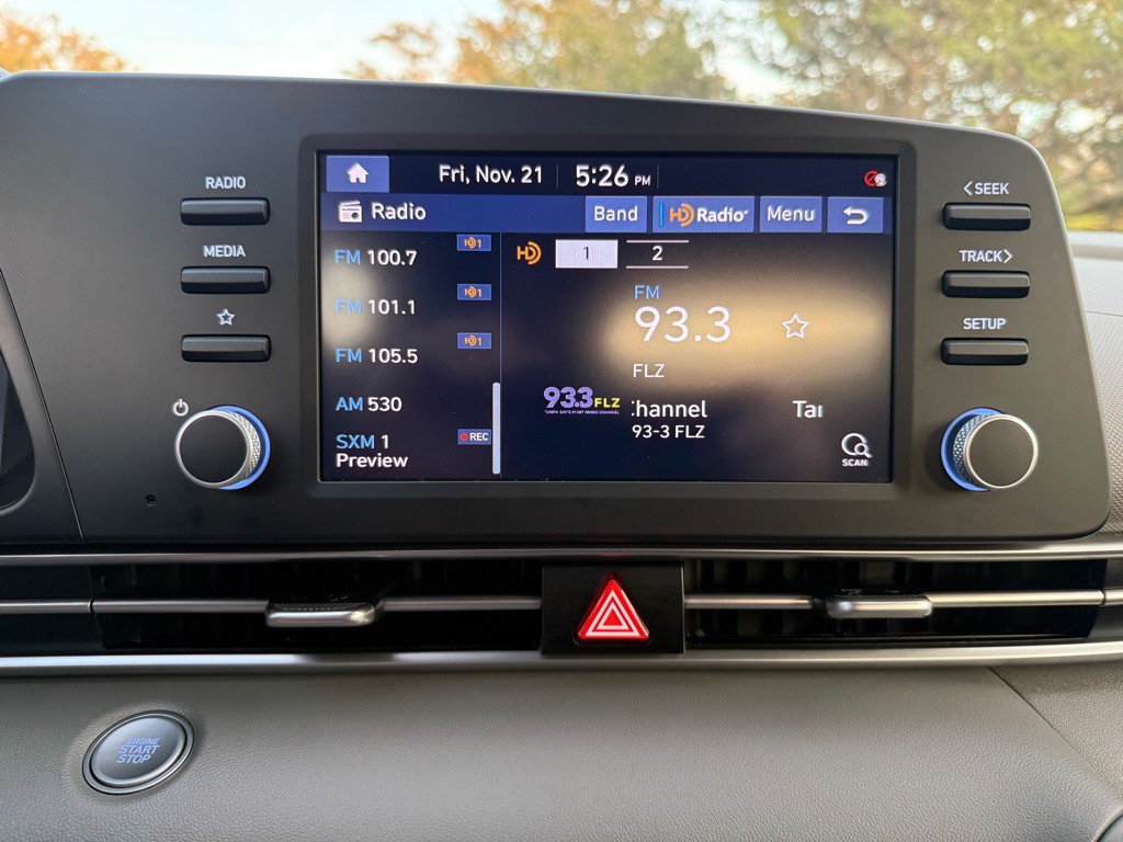 2022 Hyundai Elantra Image 11