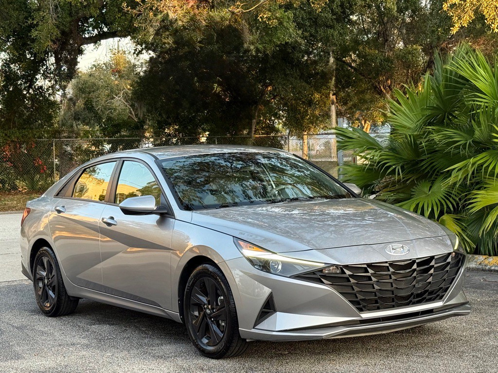 2022 Hyundai Elantra Image 25