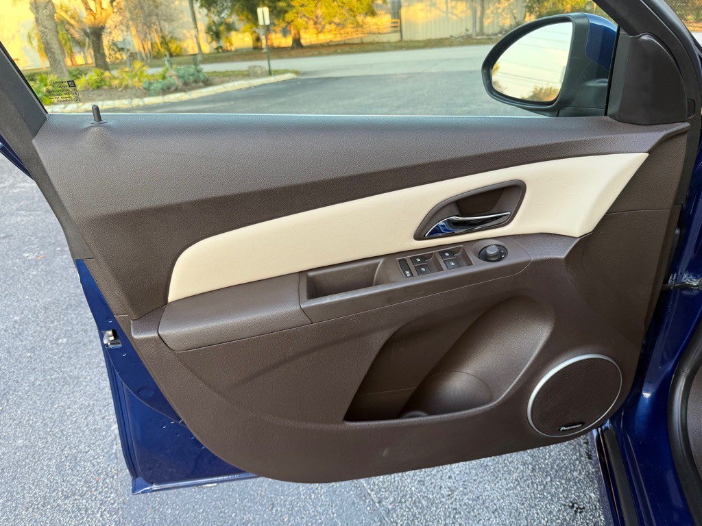 2012 Chevrolet Cruze Image 5