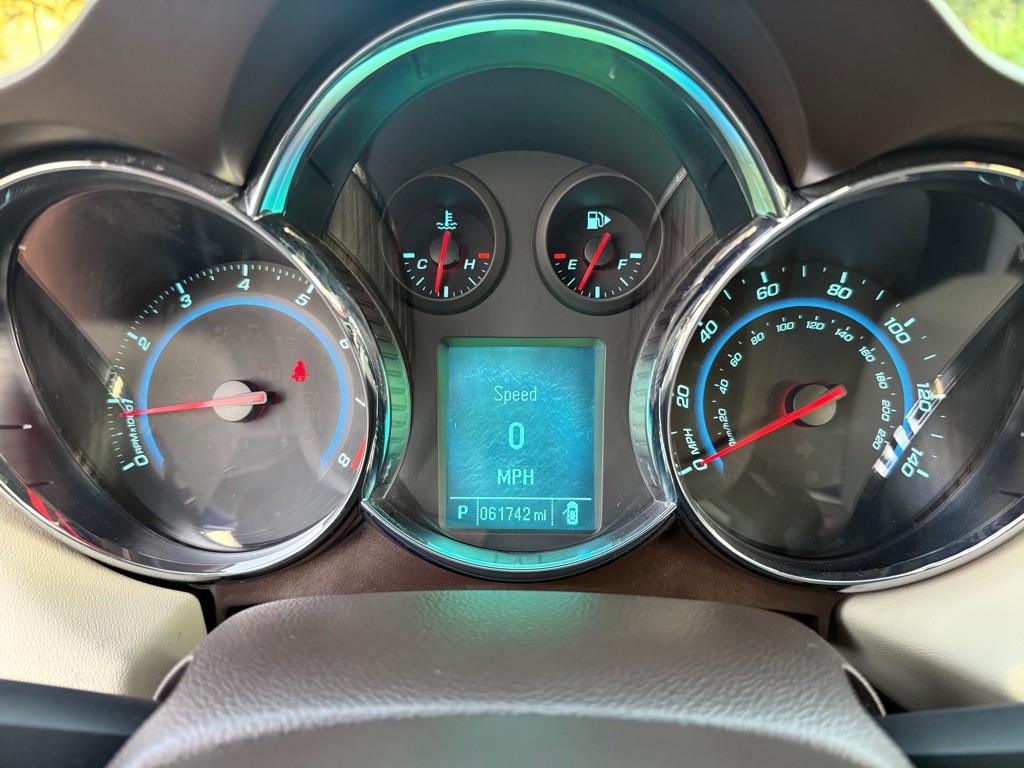 2012 Chevrolet Cruze Image 30