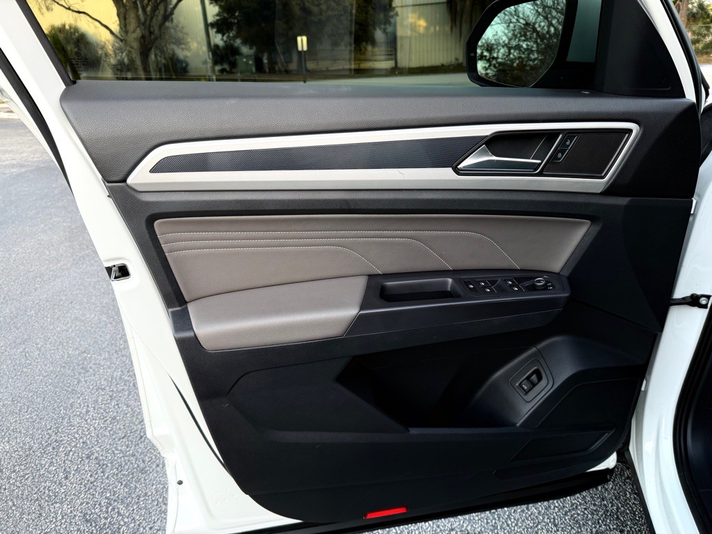 2021 Volkswagen Atlas Cross Sport Image 5