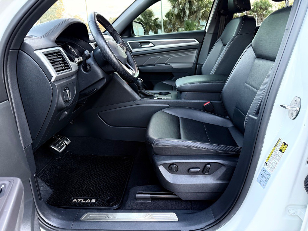 2021 Volkswagen Atlas Cross Sport Image 6