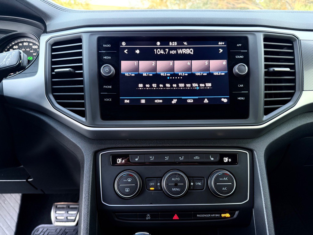 2021 Volkswagen Atlas Cross Sport Image 11