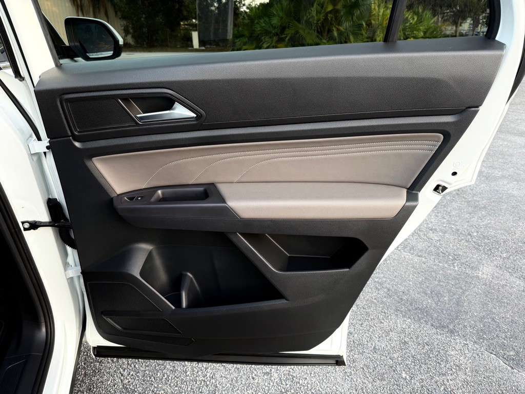 2021 Volkswagen Atlas Cross Sport Image 19