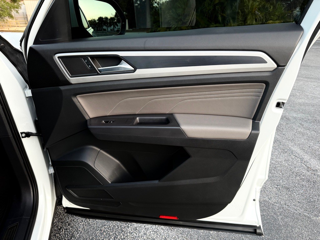 2021 Volkswagen Atlas Cross Sport Image 23