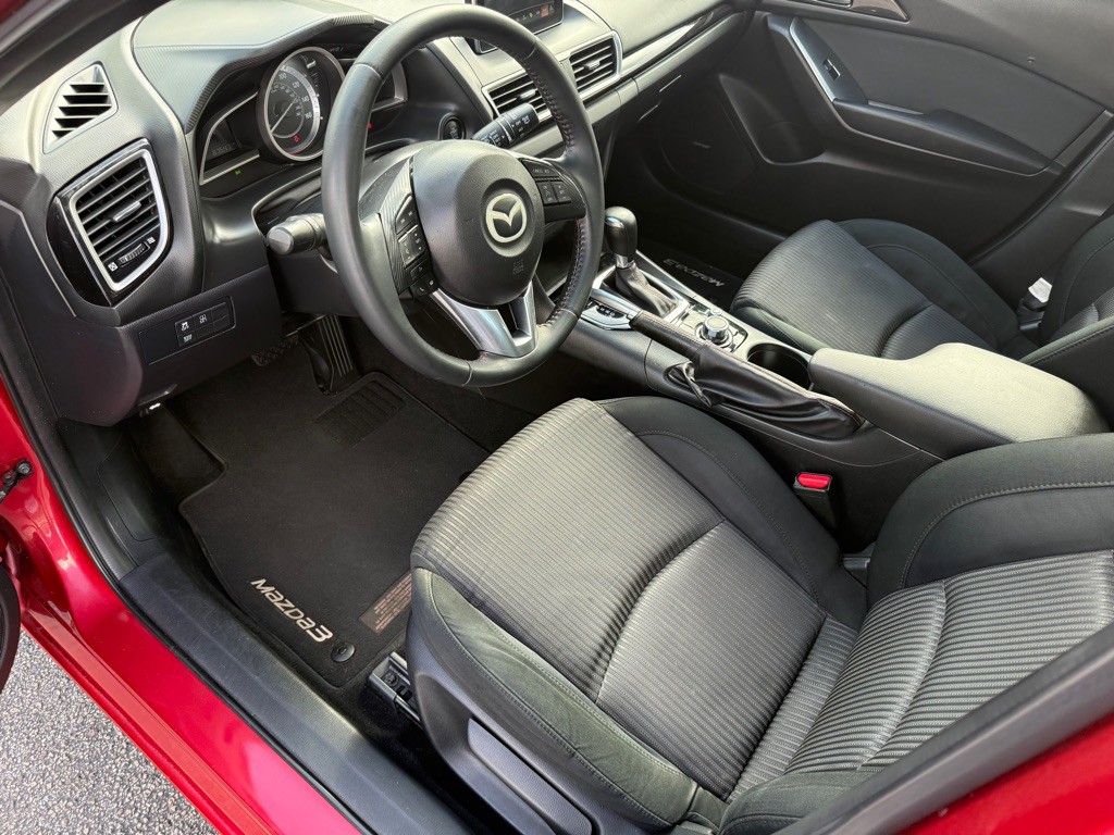 2015 Mazda Mazda3 Image 2