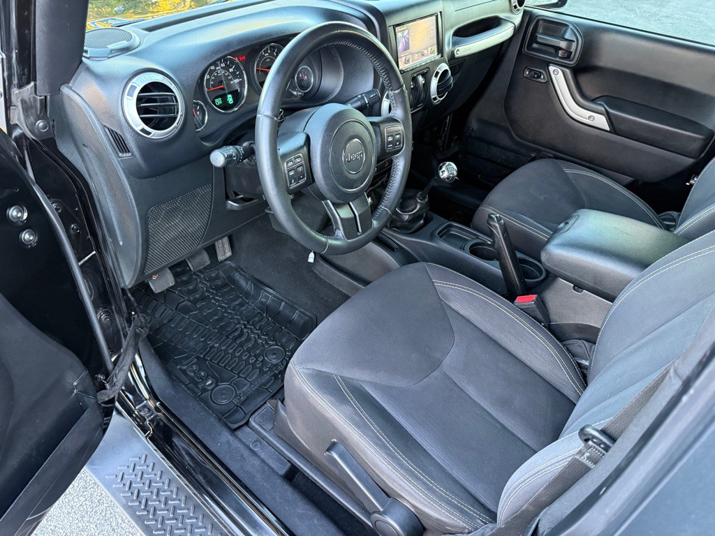 2016 Jeep Wrangler Image 2