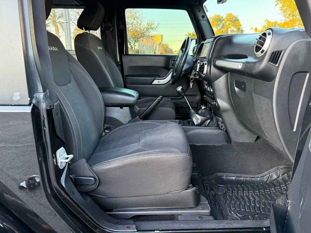 2016 Jeep Wrangler Image 18
