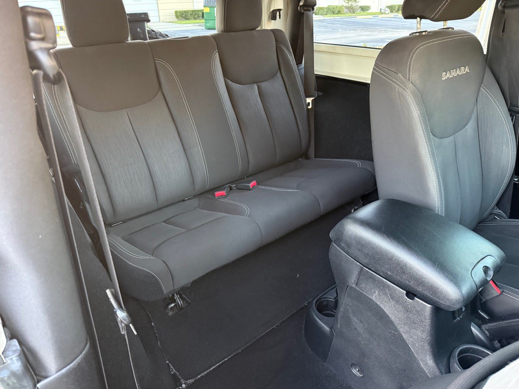 2016 Jeep Wrangler Image 19