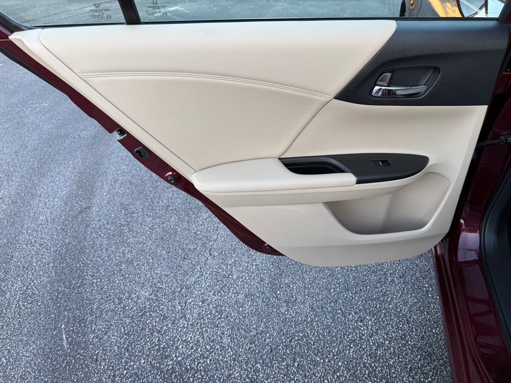 2014 Honda Accord Image 17
