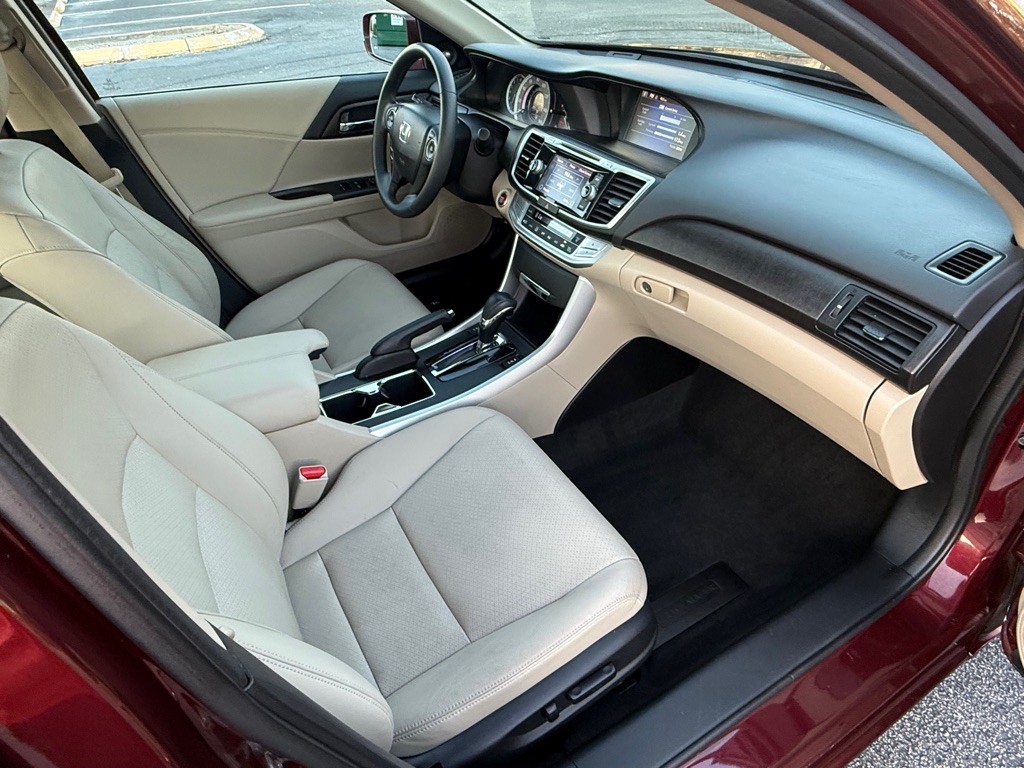2014 Honda Accord Image 25