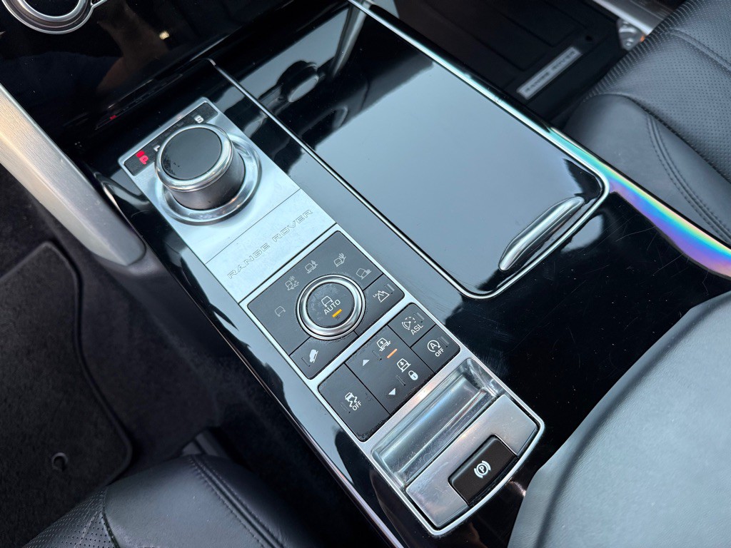 2014 Land Rover Range Rover Image 12