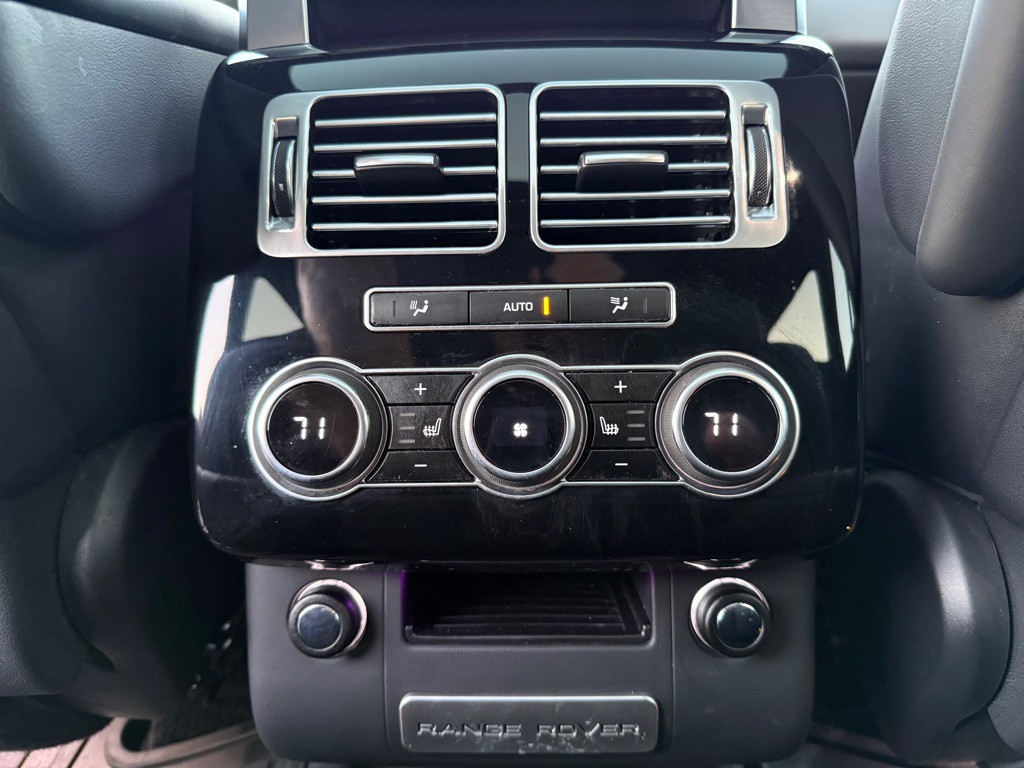 2014 Land Rover Range Rover Image 18
