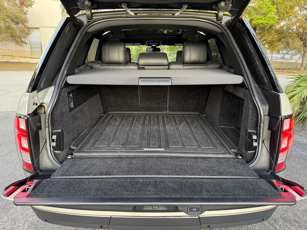 2014 Land Rover Range Rover Image 21