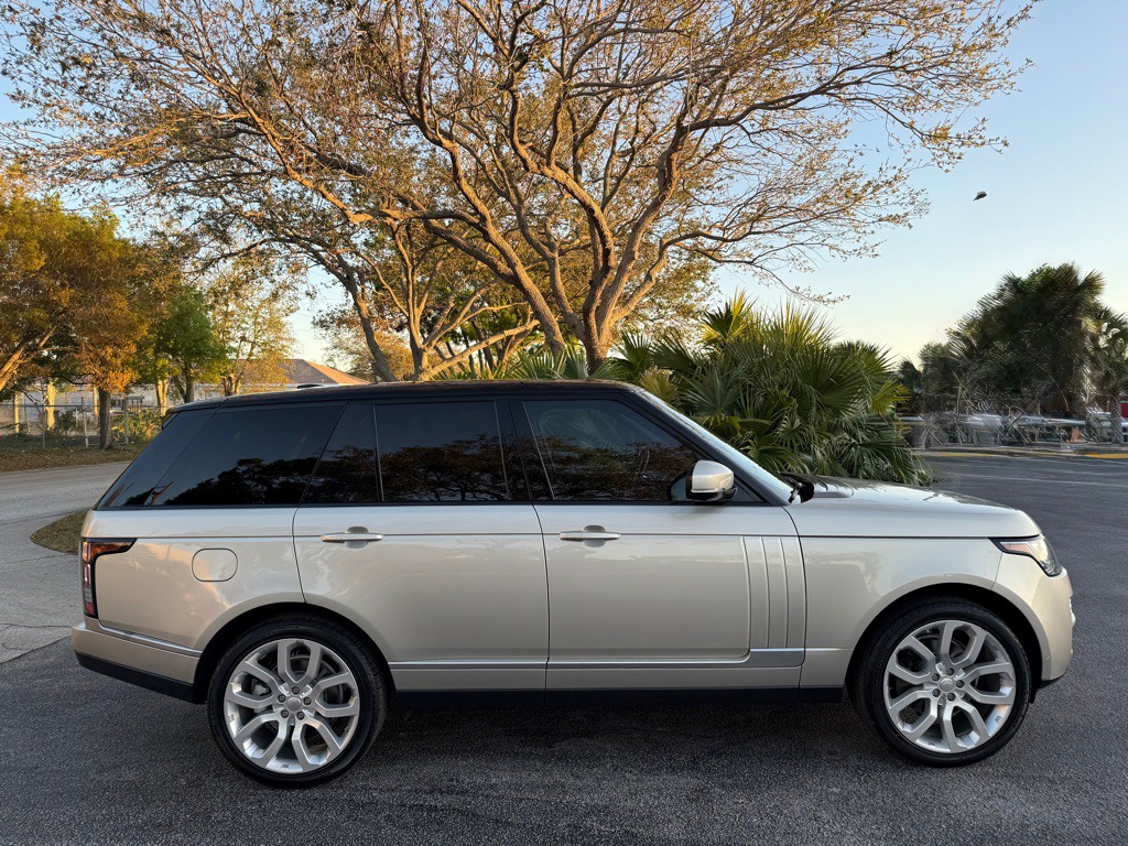 2014 Land Rover Range Rover Image 26