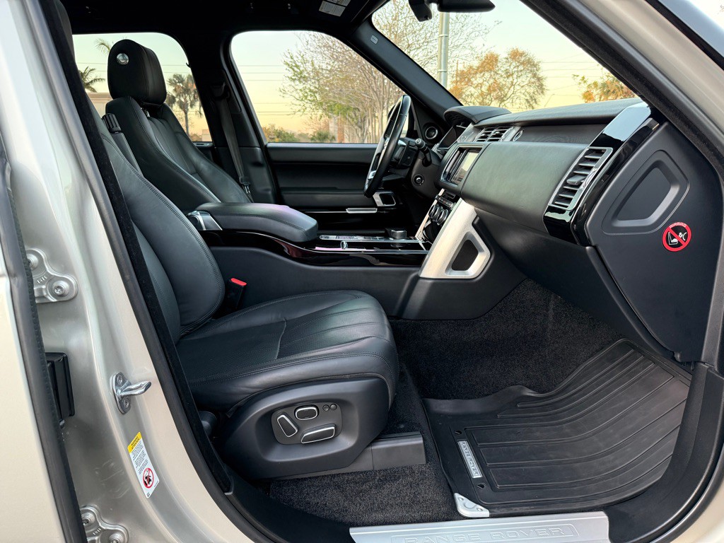2014 Land Rover Range Rover Image 28