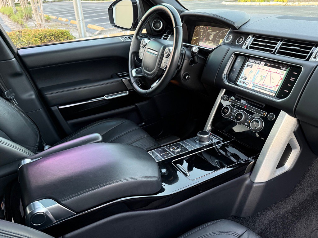 2014 Land Rover Range Rover Image 29