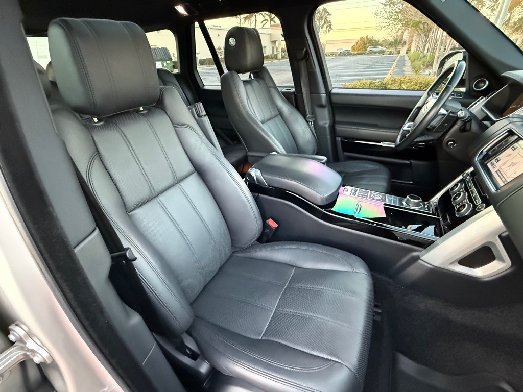 2014 Land Rover Range Rover Image 30