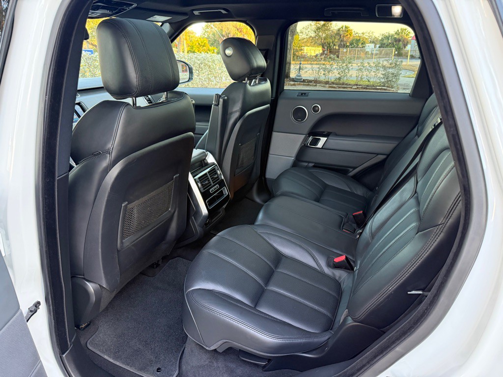 2015 Land Rover Range Rover Sport Image 16