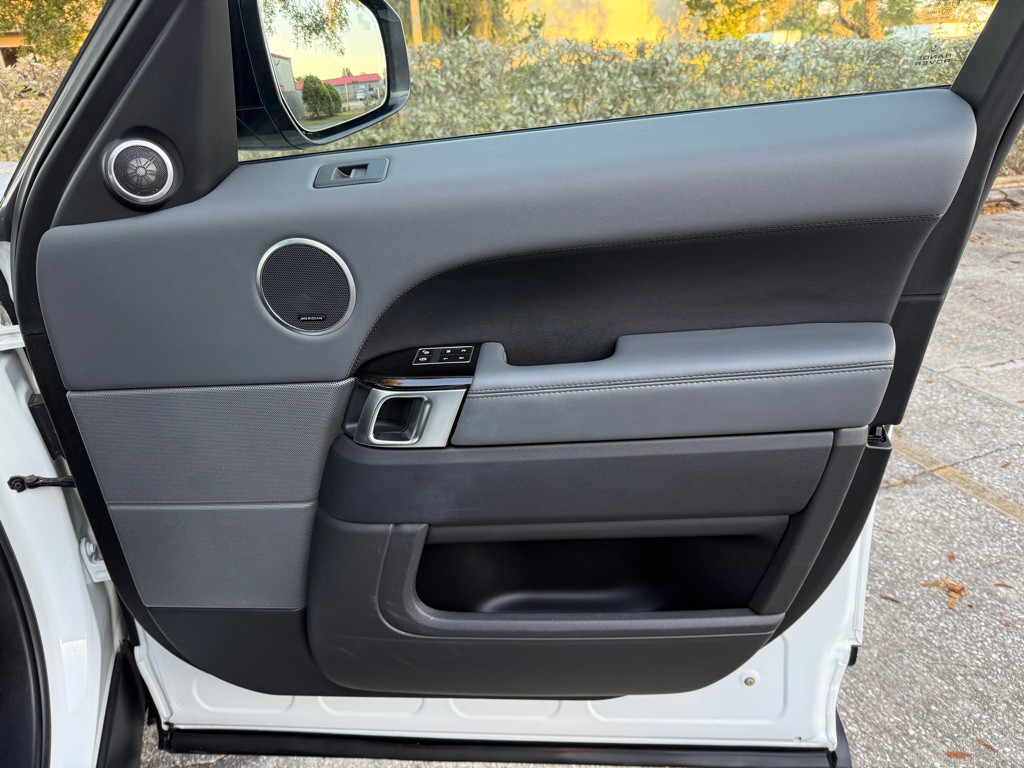 2015 Land Rover Range Rover Sport Image 21