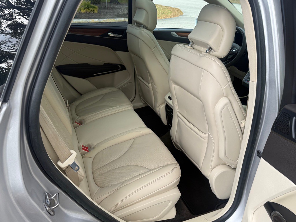 2016 Lincoln MKC Image 24