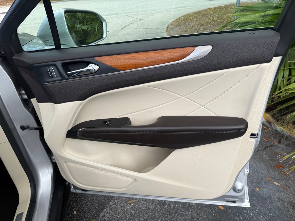 2016 Lincoln MKC Image 26