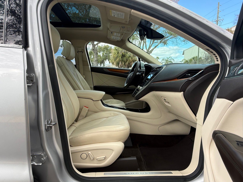 2016 Lincoln MKC Image 27