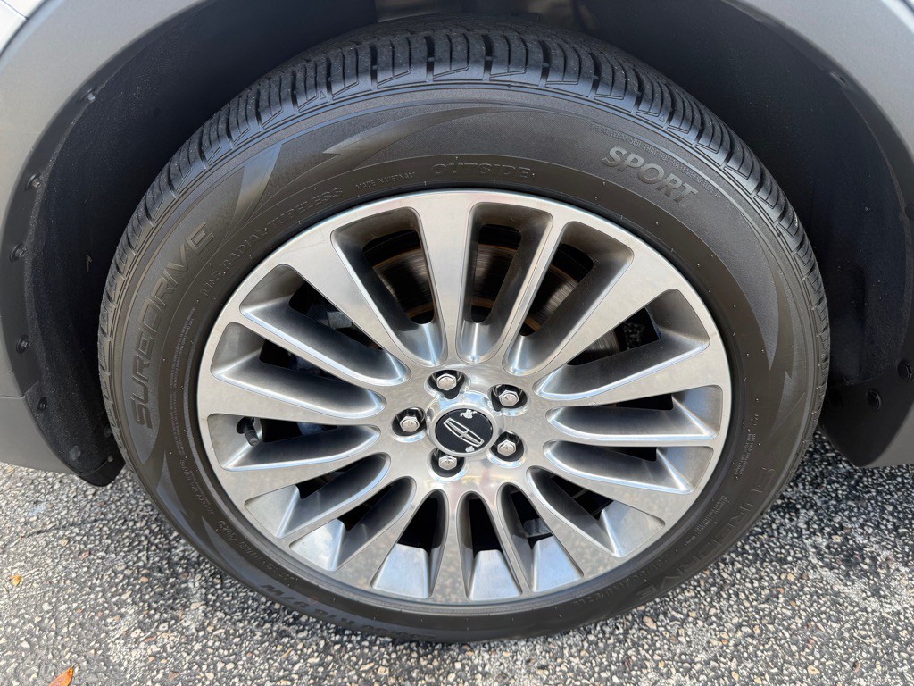 2016 Lincoln MKC Image 32