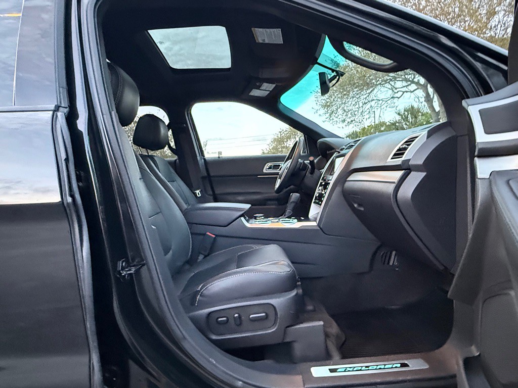 2015 Ford Explorer Image 25