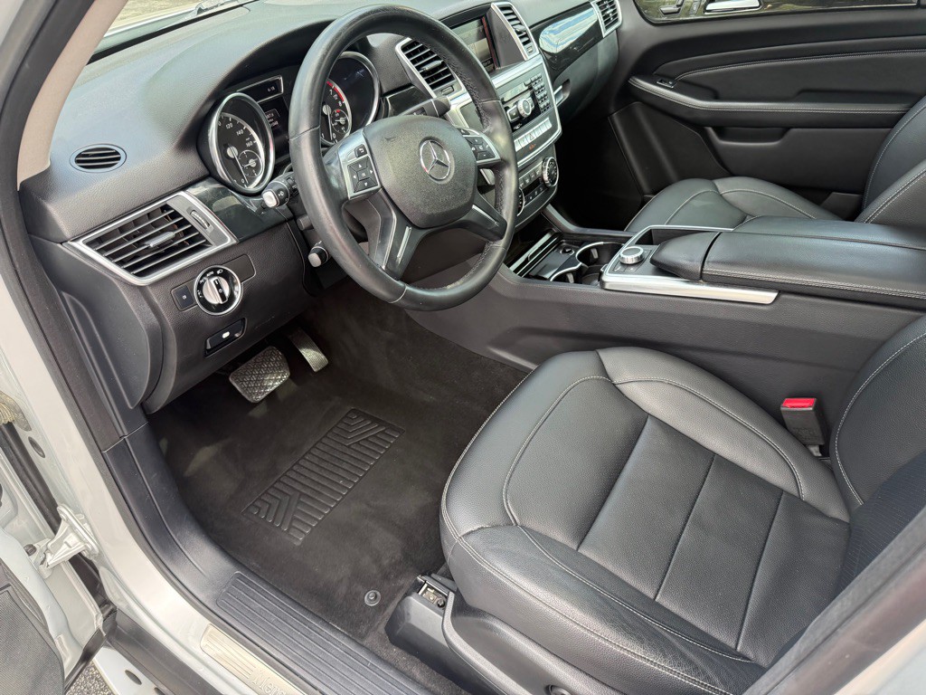 2015 Mercedes-Benz M-Class Image 2