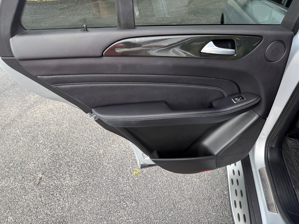 2015 Mercedes-Benz M-Class Image 14