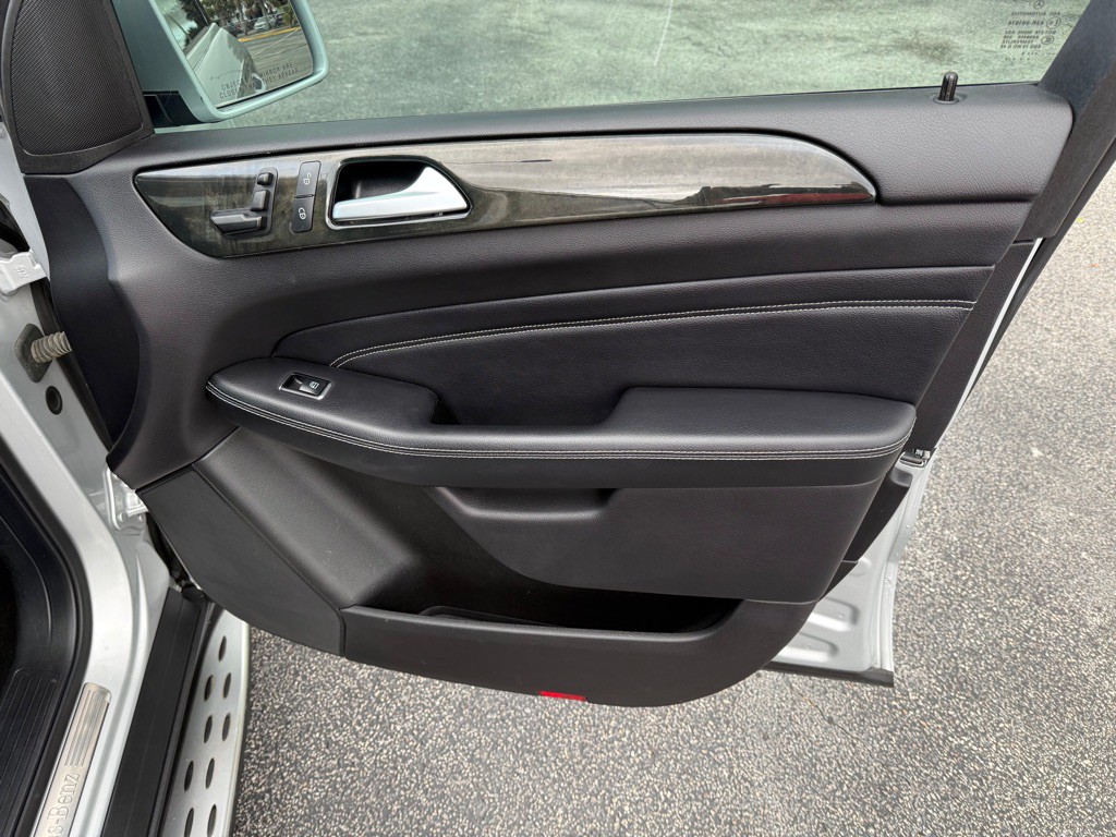 2015 Mercedes-Benz M-Class Image 19