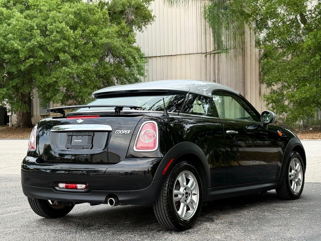 2014 MINI Cooper Image 3