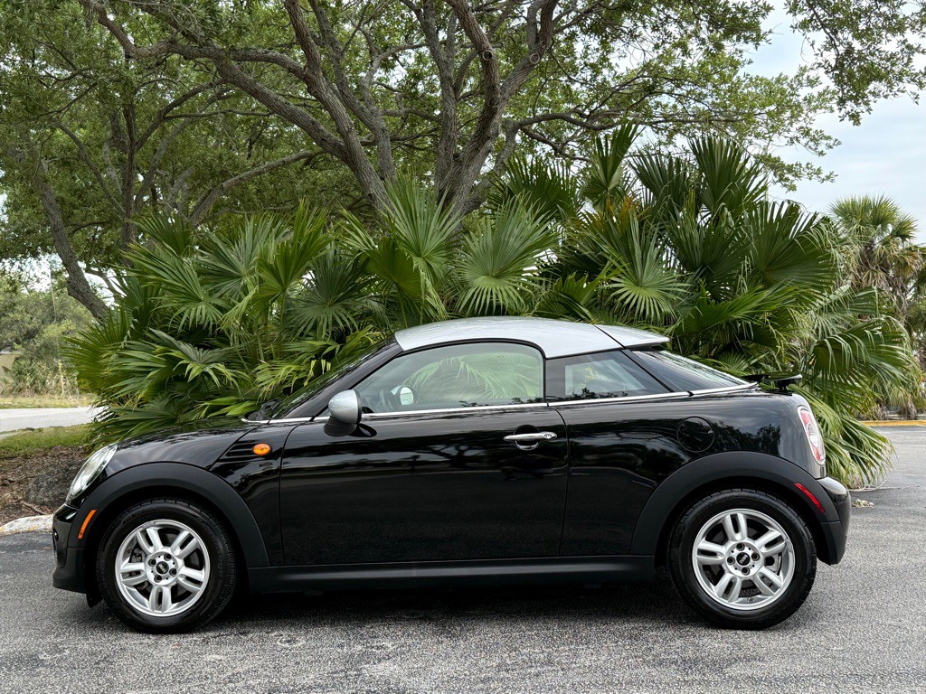 2014 MINI Cooper Image 5