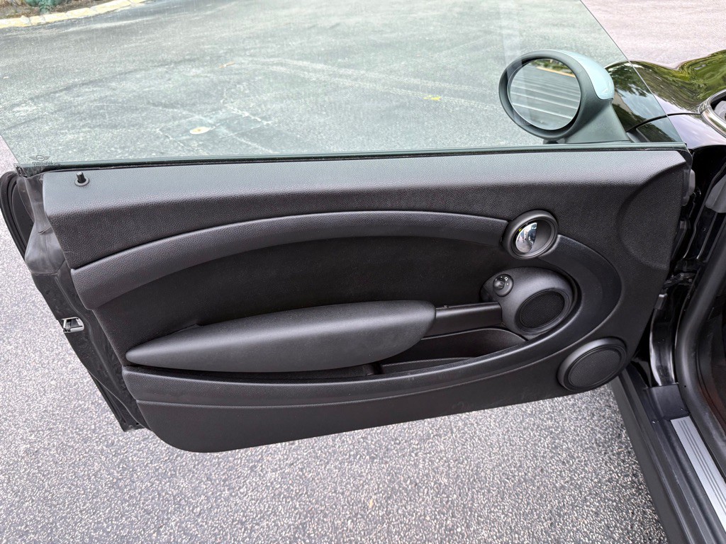 2014 MINI Cooper Image 6